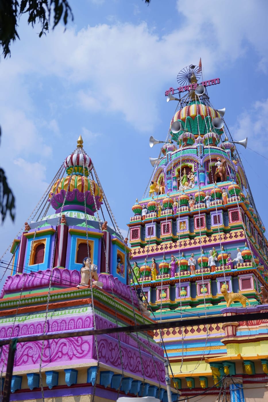 मंदिराची शिखरे